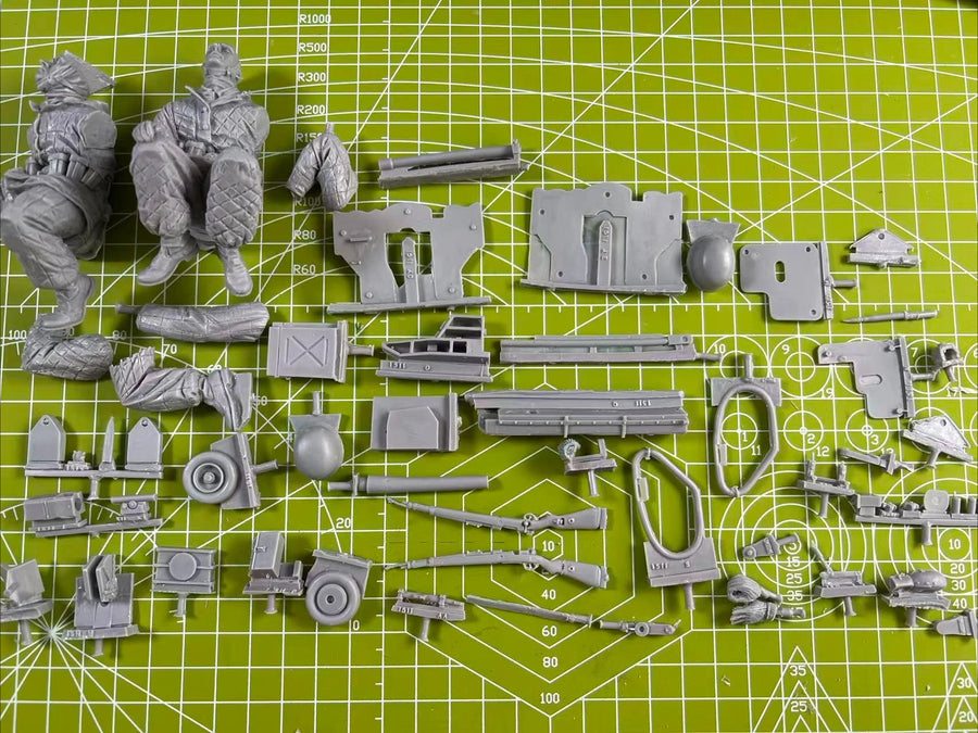 Modern Soldier with Gun Emplacement 1/16 Resin Diorama Kit - unpainted resin model kit - view 2