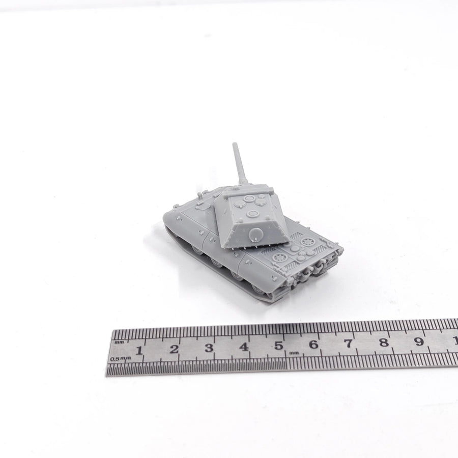 WWII German E-100 Heavy Tank 1/144 Scale Resin Model Kit - 1/144 resin model view 4