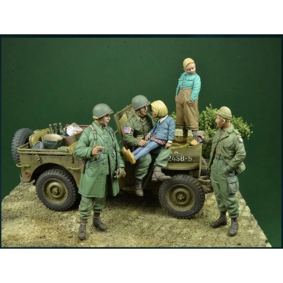 WWII US Army Jeep Crew Diorama 1/35 Resin Kit - 1/35 resin model view 2