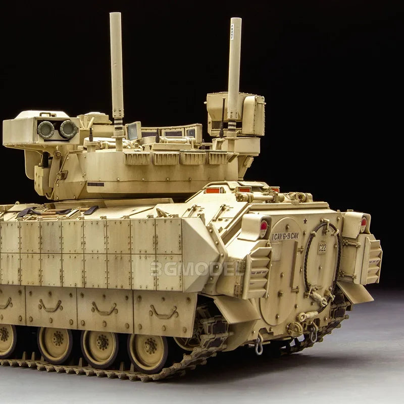 M3A3 Bradley BUSK III 1/35 Resin Model Kit - 1/35 resin model view 3