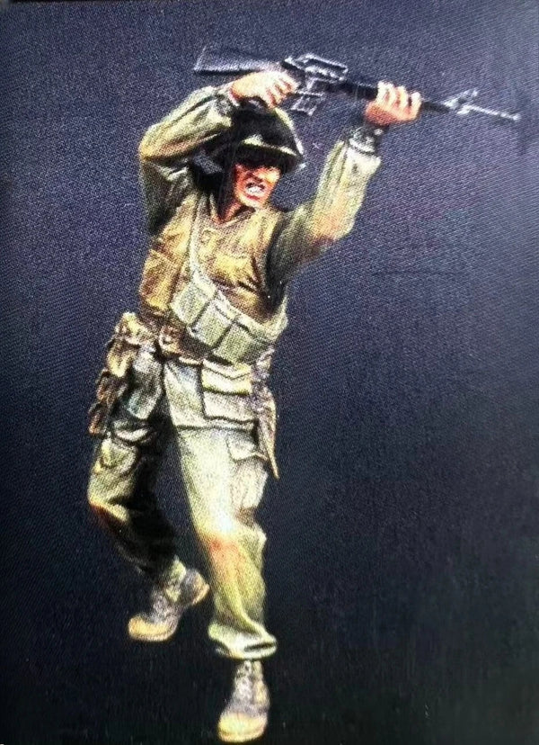 Vietnam War US Army Soldier M16 Overhead Firing Pose 1/35 Resin Figure Kit