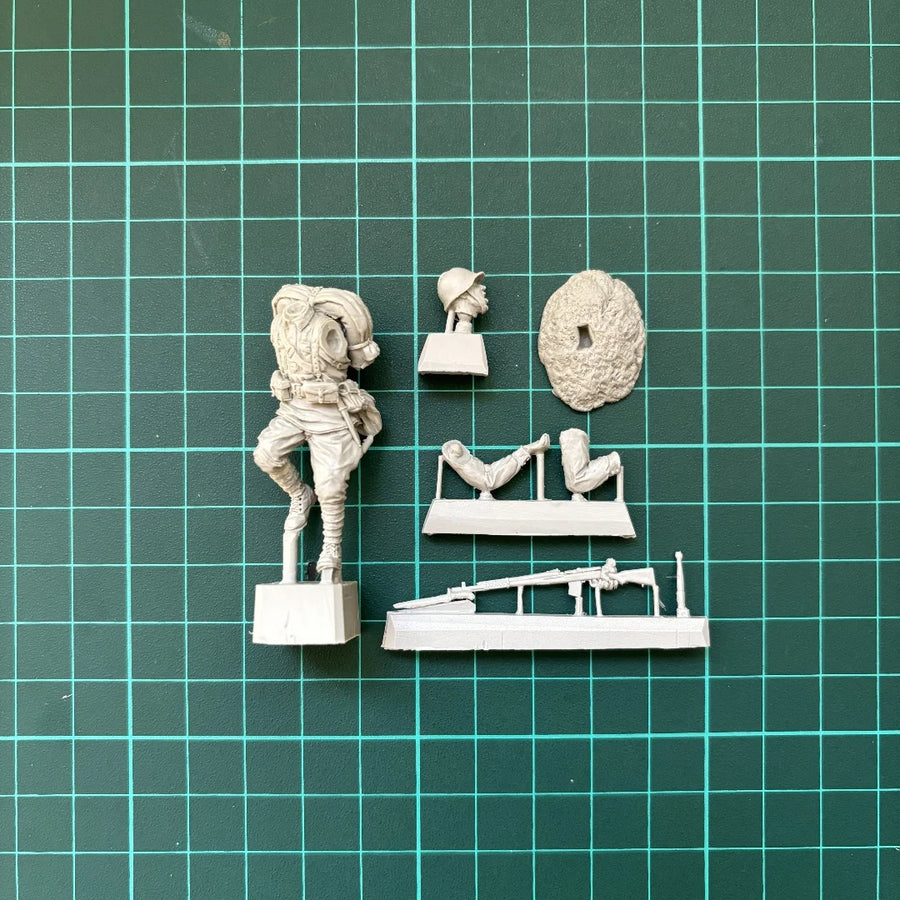 WWI German Soldier Attacking 1/35 Resin Figure Kit - 1/35 resin model view 4