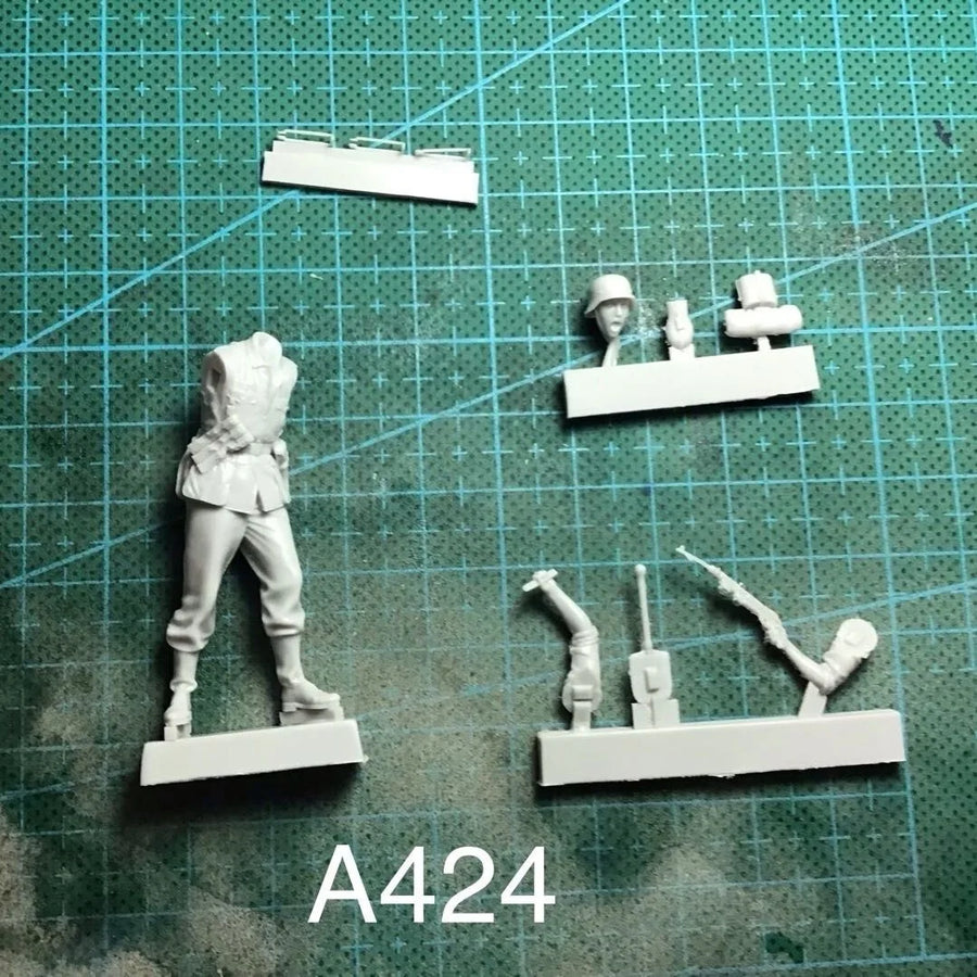 WWII German Soldier Standing 1/35 Scale Resin Figure Kit - 1/35 resin model view 2