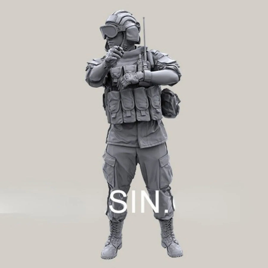 Modern Tactical Operator with Rifle 1/35 Resin Figure Kit - 1/35 resin model view 2