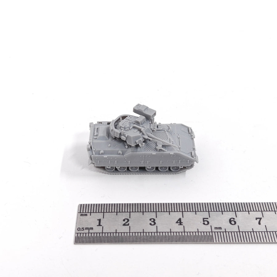 M3A1 Bradley Cavalry Fighting Vehicle 1/144 Resin Model Kit - 1/144 resin model view 4