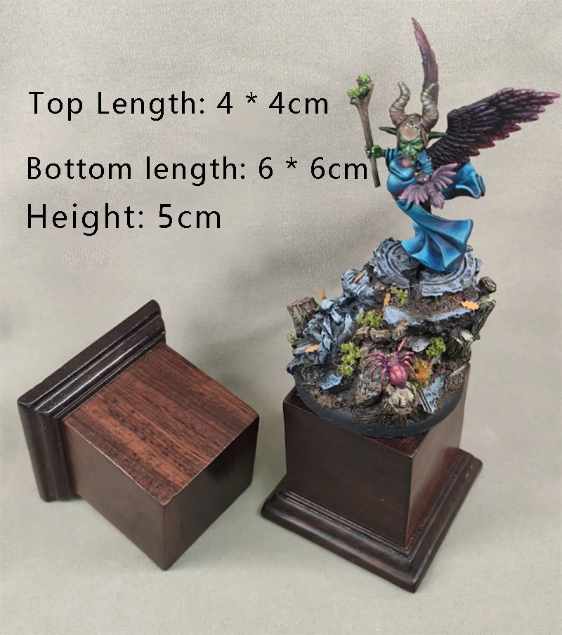 Winged Paladin Knight with Shield 1/35 Resin Figure Base - 1/35 resin model view 3