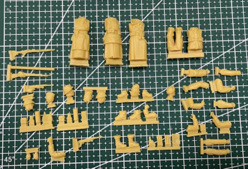 WWII German Soldiers Winter Clothing 1/35 Resin Figure Kit - 1/35 resin model view 2