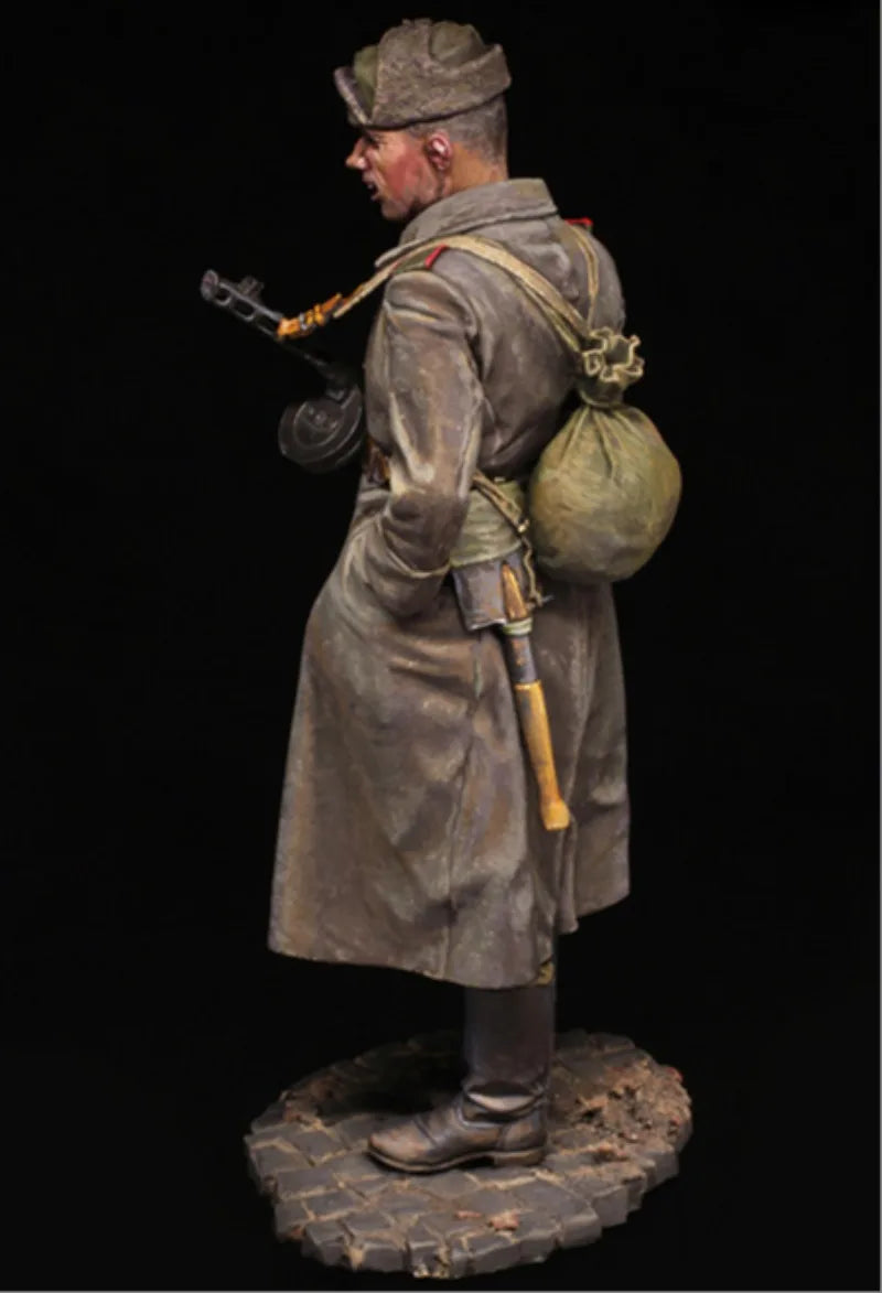 WWII Soviet Soldier with Mosin-Nagant 1/16 Resin Figure - 1/16 resin model view 3