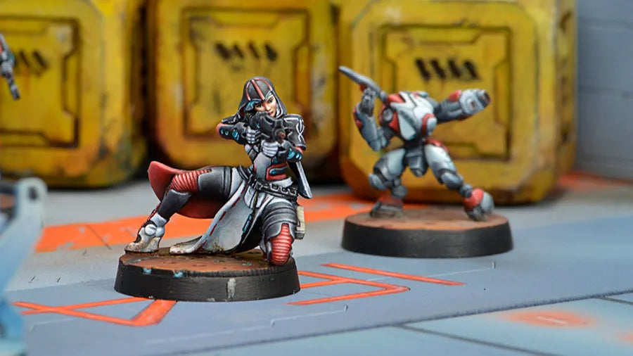 Sci-Fi Nomads Female Soldier Aiming Pistol Infinity 28mm Resin Figure Kit - resin model view 2