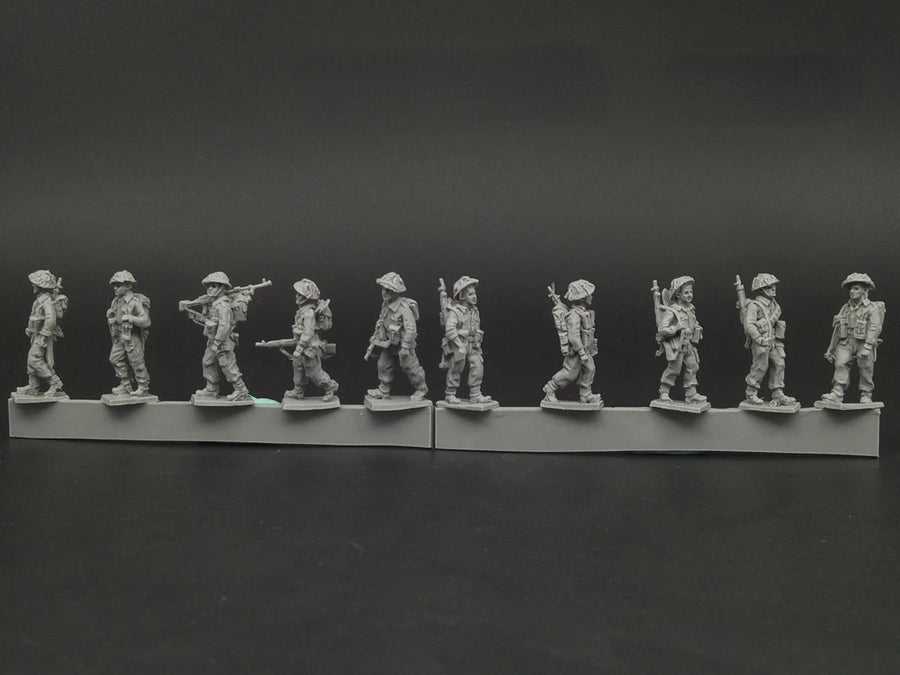 British WWII Infantry Squad 10-Figure Set 1/72 Resin Kit - 1/72 resin model view 2