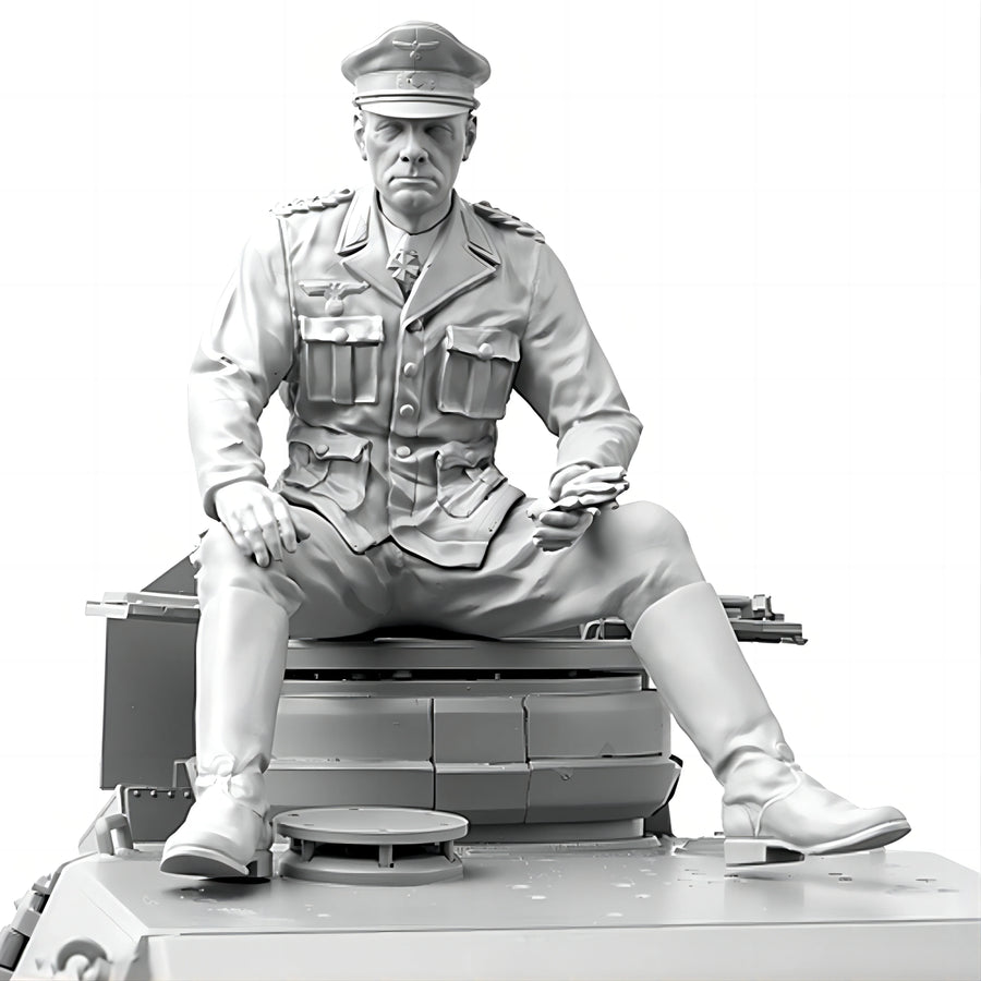 WWII German Officer Seated 1/16 Resin Figure Kit - 1/16 resin model view 3