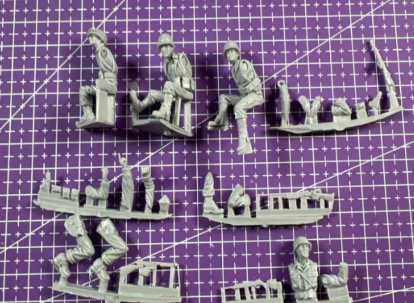 WWII German Motorcycle Sidecar Soldiers 1/35 Resin Figure Kit - 1/35 resin model view 3