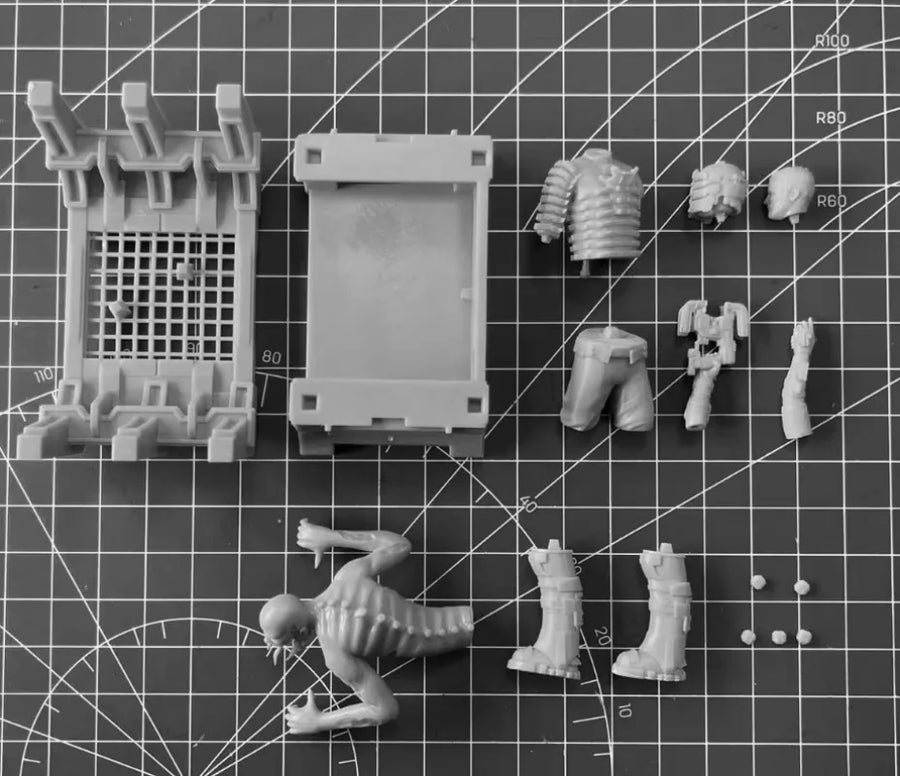 Isaac Clarke Dead Space Suit 1/24 Resin Figure Kit - 1/24 resin model view 2