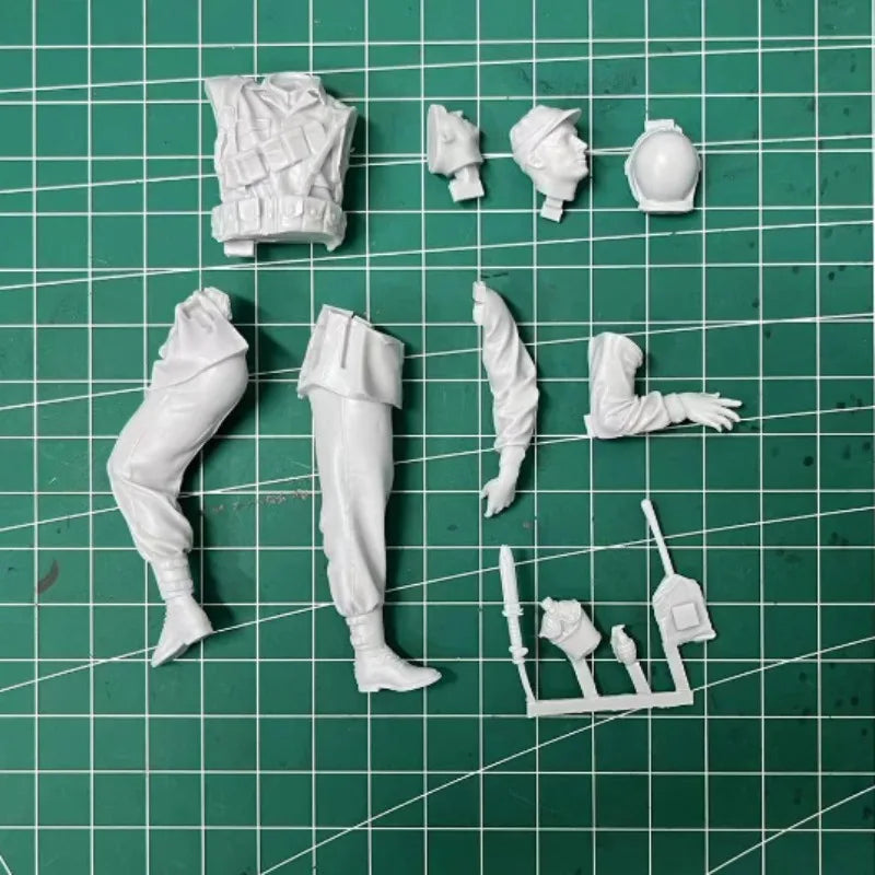 WWII US Army Machine Gunner 1/16 Resin Figure Kit - 1/16 resin model view 2
