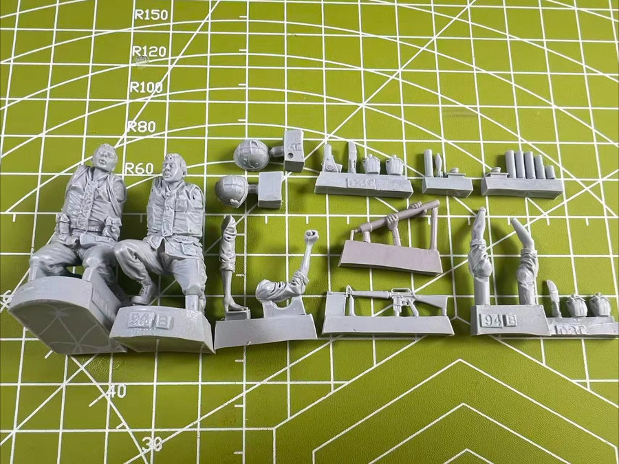 US Marine Corps Combat Soldiers 1/35 Resin Figure Kit - 1/35 resin model view 2