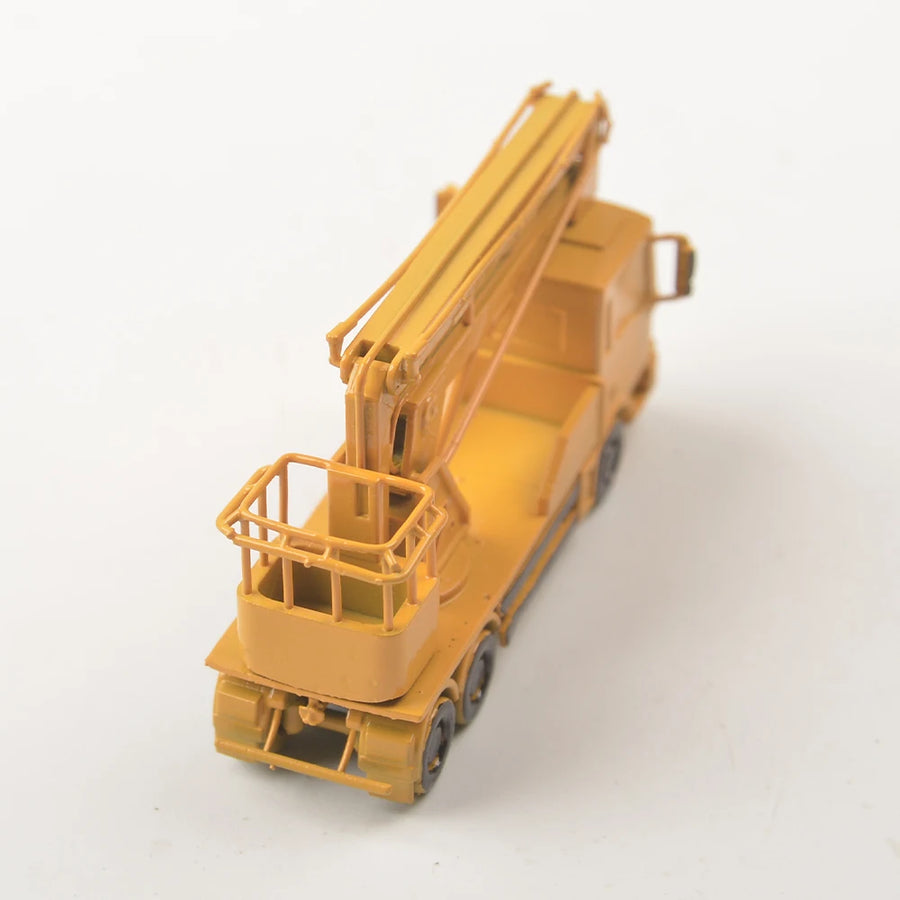 Truck Crane 1/160 Scale Resin Model Kit - Pre-Colored - 1/160 resin model view 3
