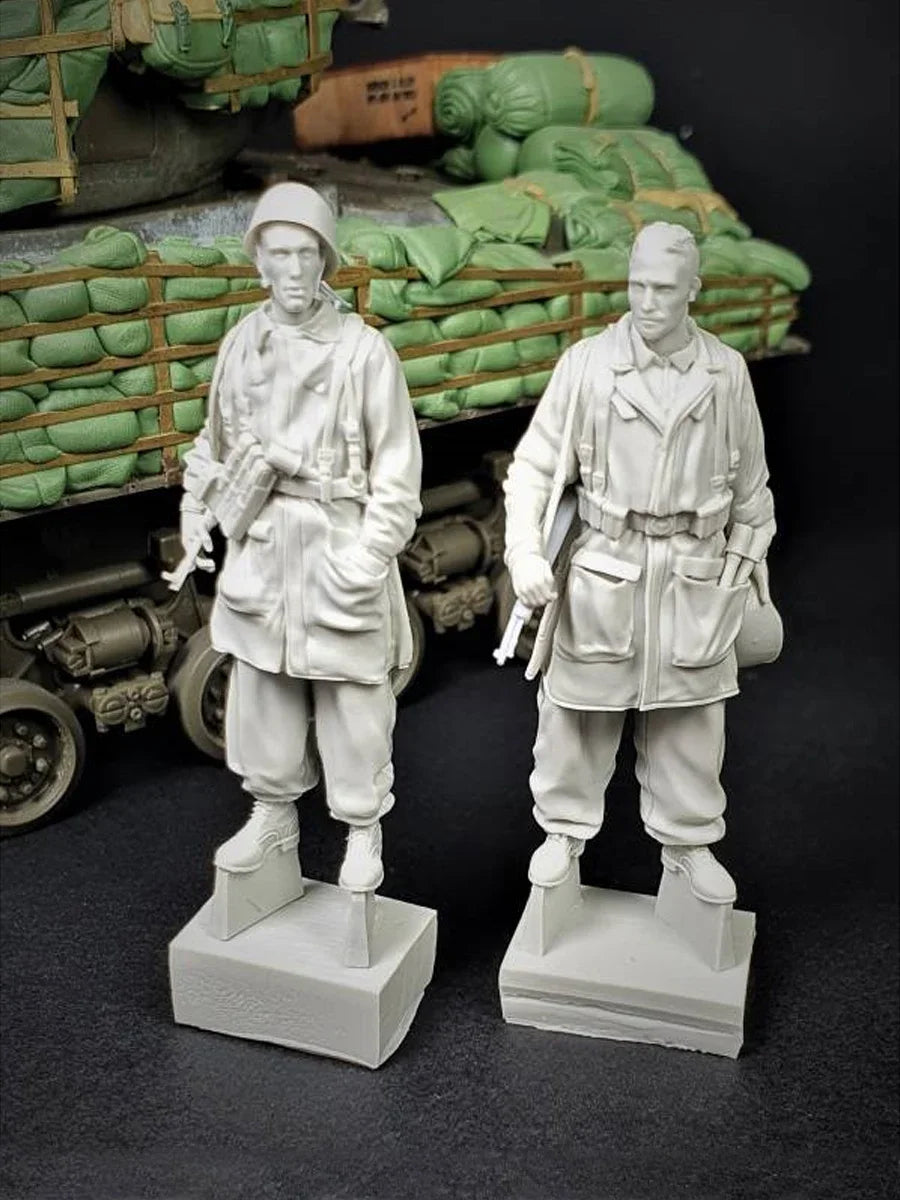 WWII US Army Infantryman with Rifle and Equipment 1/35 Resin Figure Kit (2 Figures) - resin model view 2