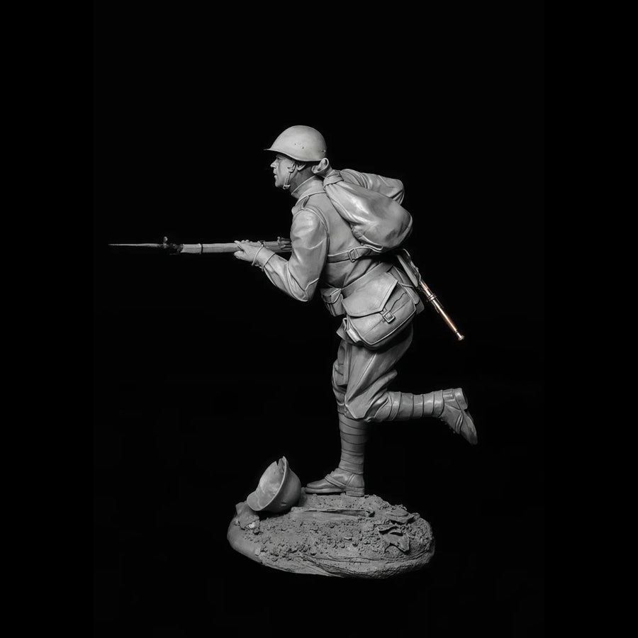 WWI British Soldier Advancing 1/24 Resin Figure - 1/24 resin model view 3