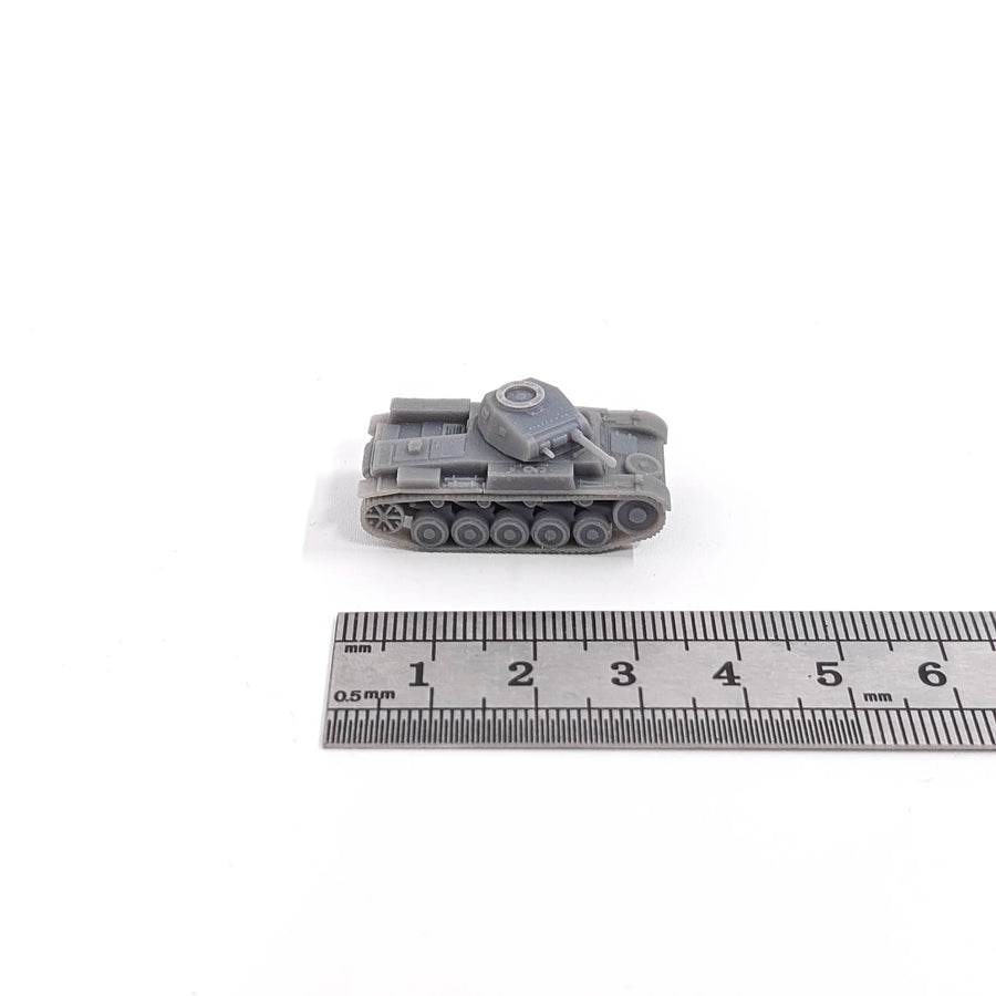 Panzer II Ausf.F WWII German Tank 1/144 Resin Model Kit - 1/144 resin model view 2