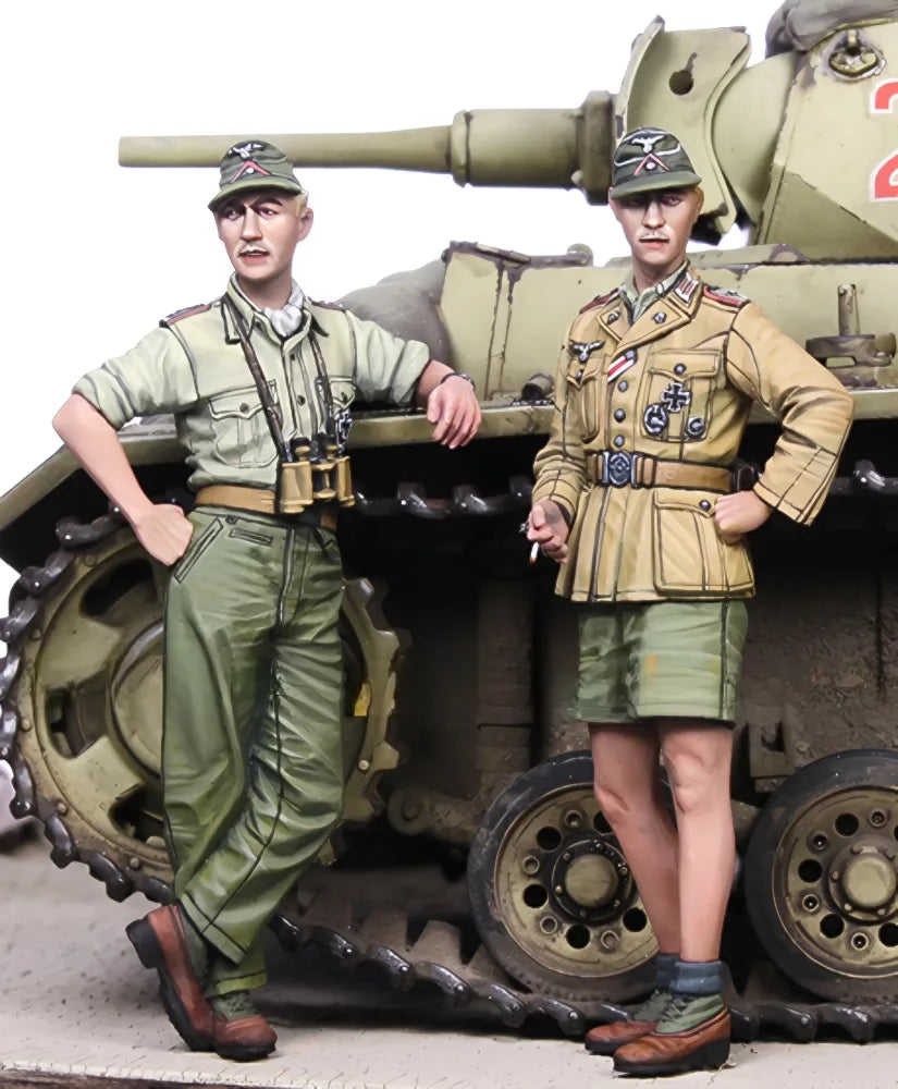 WWII German DAK Panzer Crew Officers 1/35 Scale Resin Figure Set - 1/35 resin model view 2