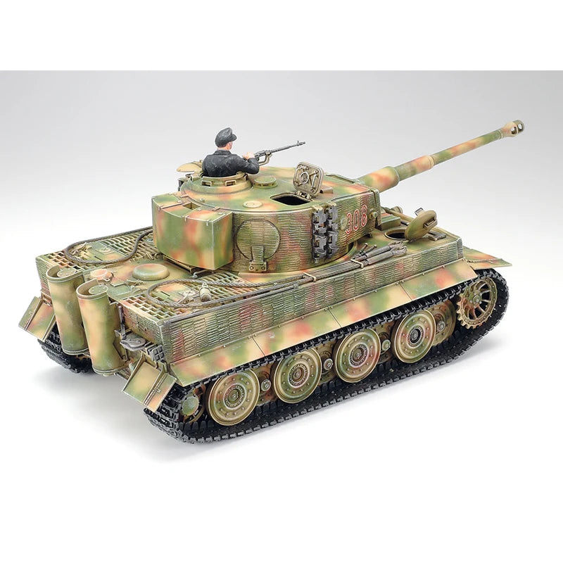 German Tiger I Heavy Tank Late Model 1/35 Resin Model Kit - 1/35 resin model view 4