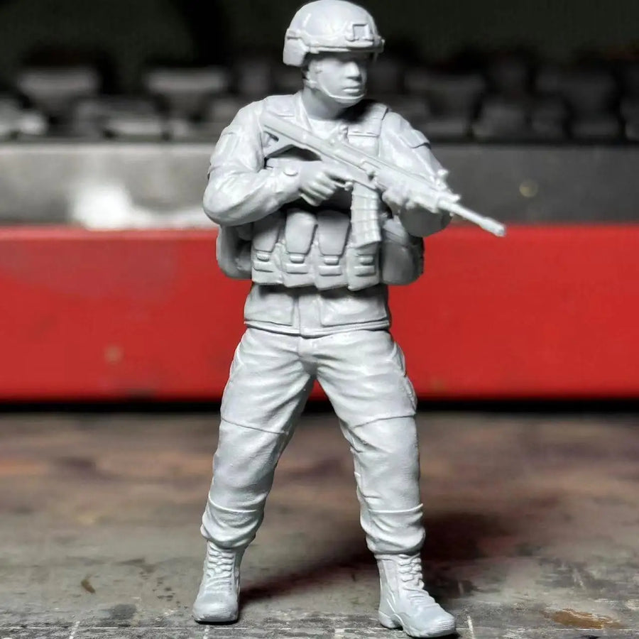 Modern PLA Soldier with QBZ Rifle 1/35 Resin Figure Kit - 1/35 resin model view 3