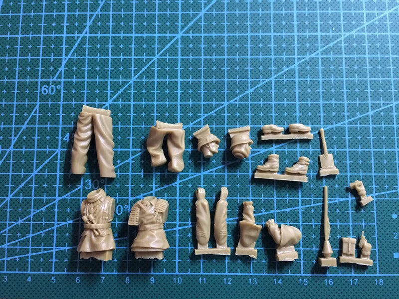 WWII German Grenadier Squad 1/35 Resin Figure Kit - 1/35 resin model view 2