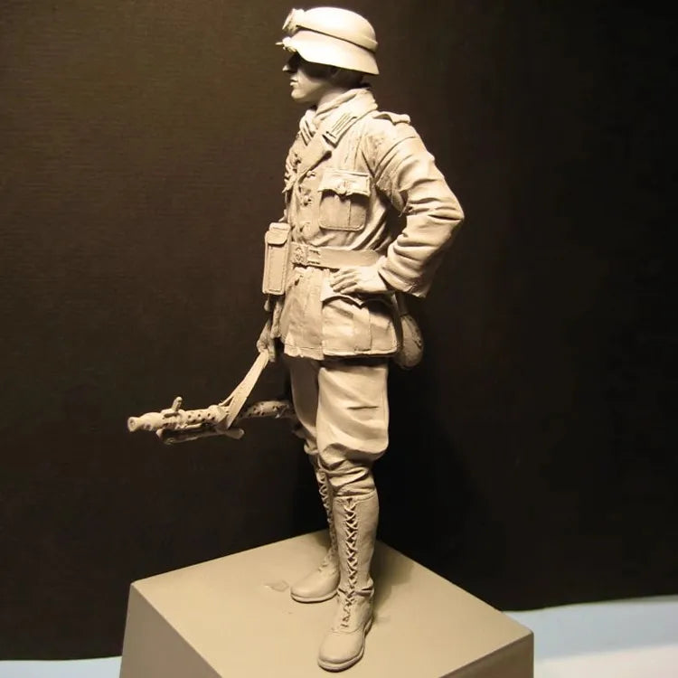 WWII African Infantry Soldier 1/16 Resin Figure Kit - 1/16 resin model view 4
