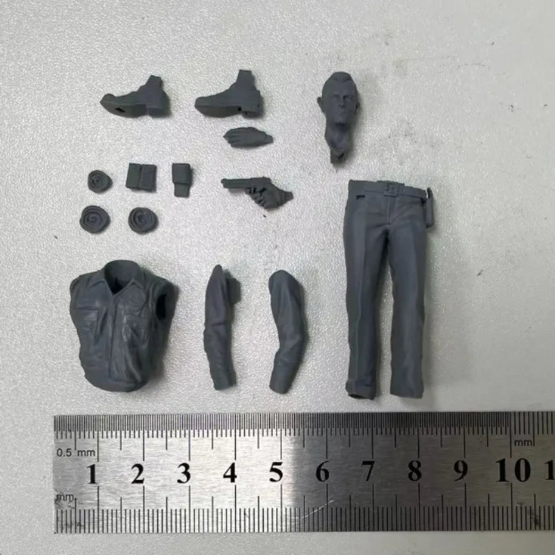 Desert Sheriff Officer 1/24 Resin Figure - 1/24 resin model view 3