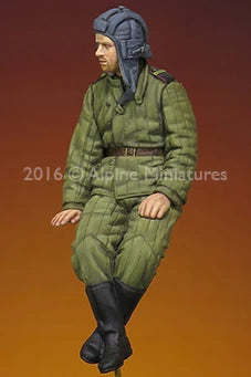 WWII Soviet Tank Crew Member 1/16 Resin Figure Kit - 1/16 resin model view 2