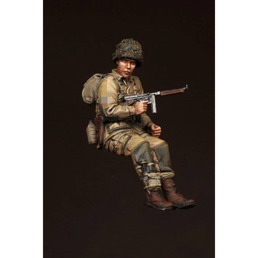 US Airborne Soldier in Combat Gear 1/35 Resin Figure - 1/35 resin model view 5