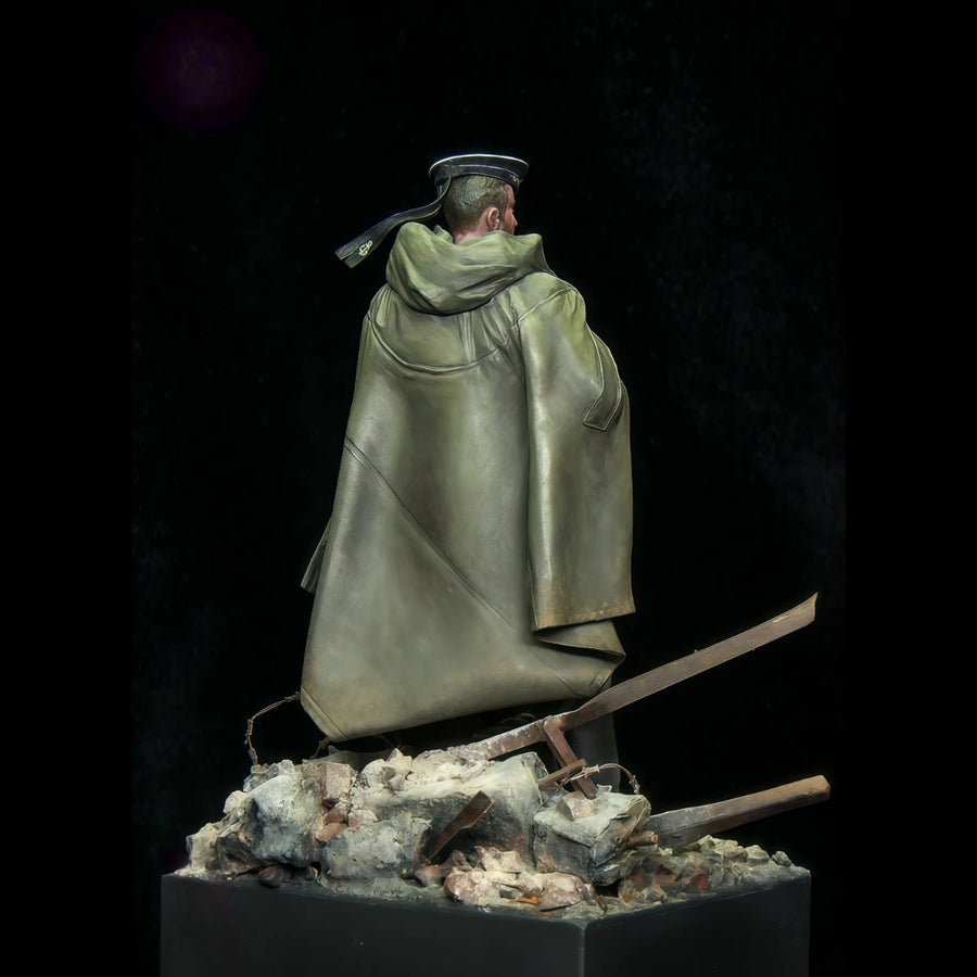 Soviet Marine Corps Soldier with Rifle 75mm Resin Figure Kit - 75mm resin model view 4