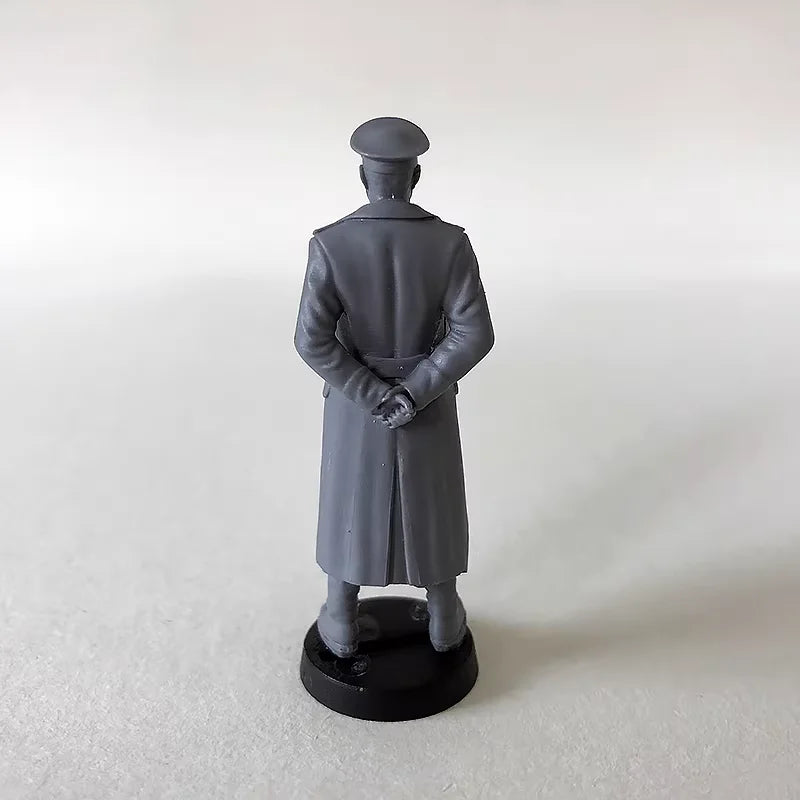 Soviet Marshal with Military Overcoat 1/35 Resin Figure - 1/35 resin model view 3