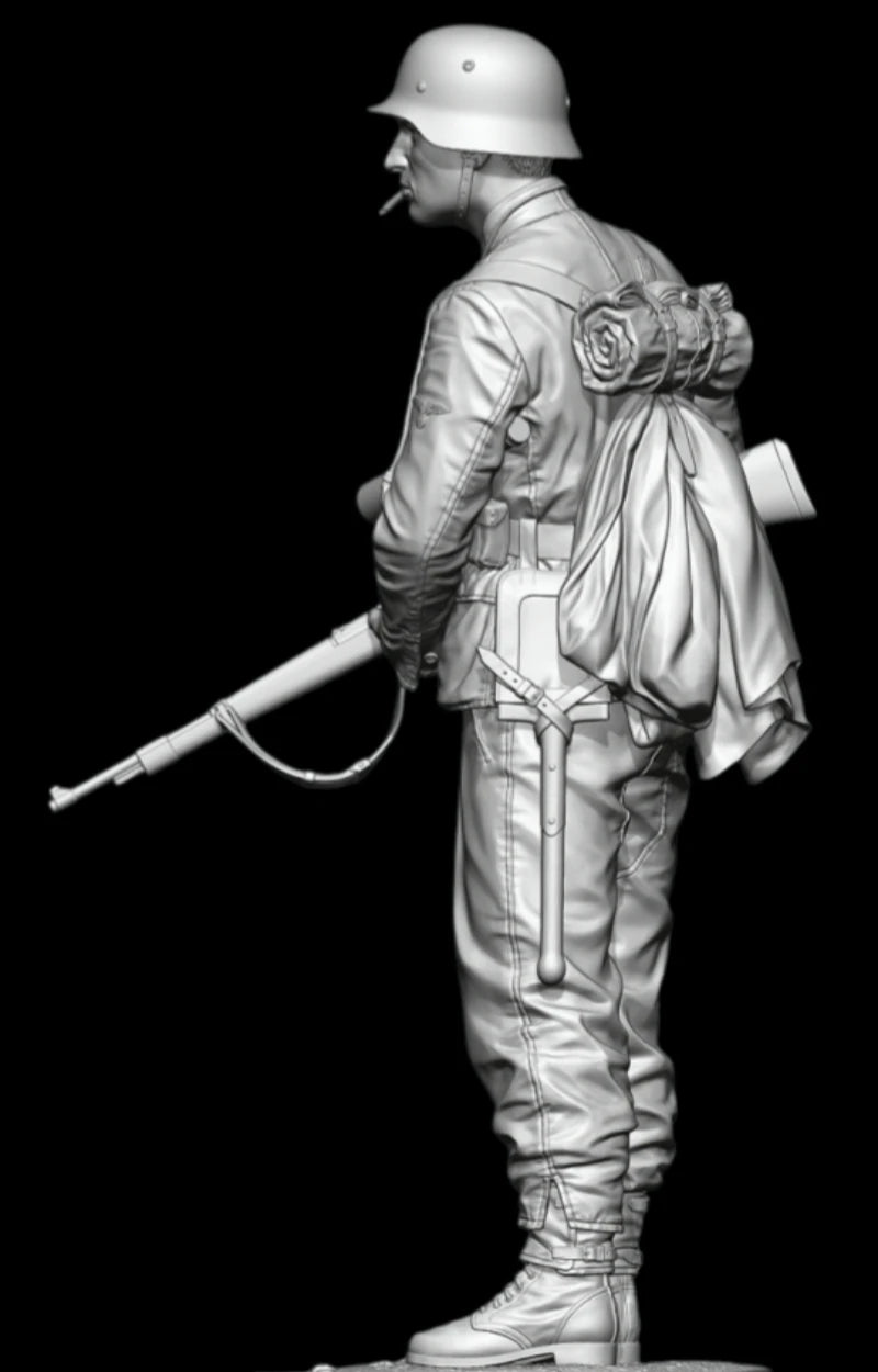 WWII German Panzergrenadier with MP40 1/10 Scale Resin Figure Kit - 1/10 resin model view 2