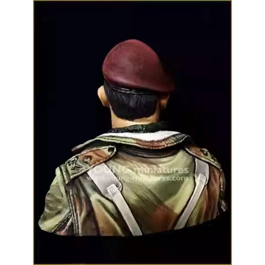 British WWII Paratrooper Officer Arnhem 1/10 Resin Bust - 1/10 resin model view 5