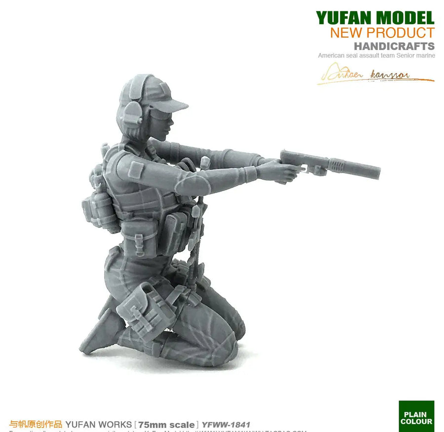 Modern Female Tactical Operator with Pistol 75mm Stylized Resin Figure Kit - resin model view 2