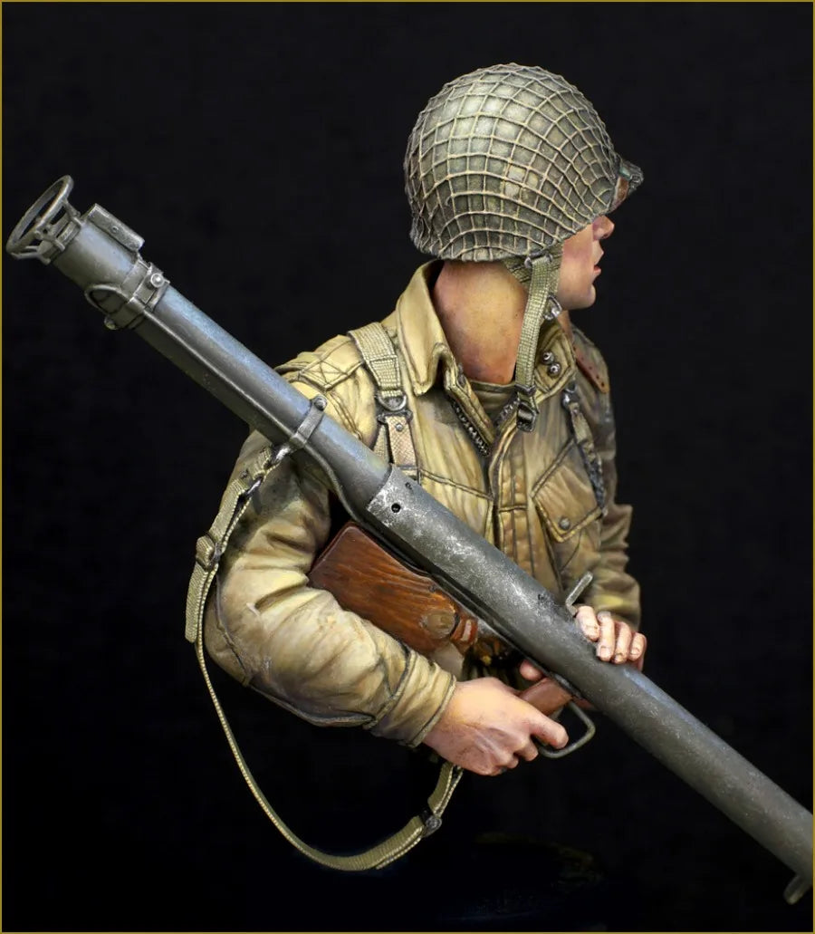US Airborne Soldier with Bazooka 1/10 Resin Figure Kit - 1/10 resin model view 3