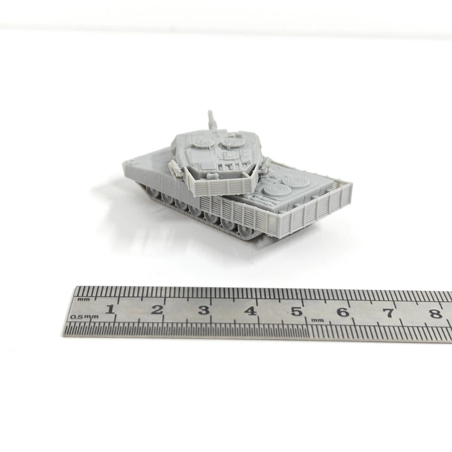 Leopard Tank Evolution Set 1/144 Resin Model Kit - 1/144 resin model view 4