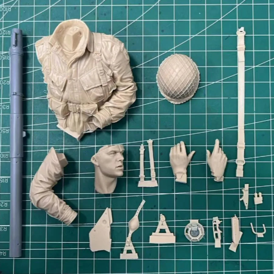 US Airborne Soldier with Bazooka 1/10 Resin Figure Kit - 1/10 resin model view 5