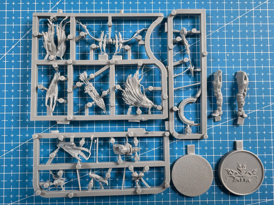 Demon Warrior Queen with Horns - 28mm Resin Figure Kit - 28mm resin model view 2