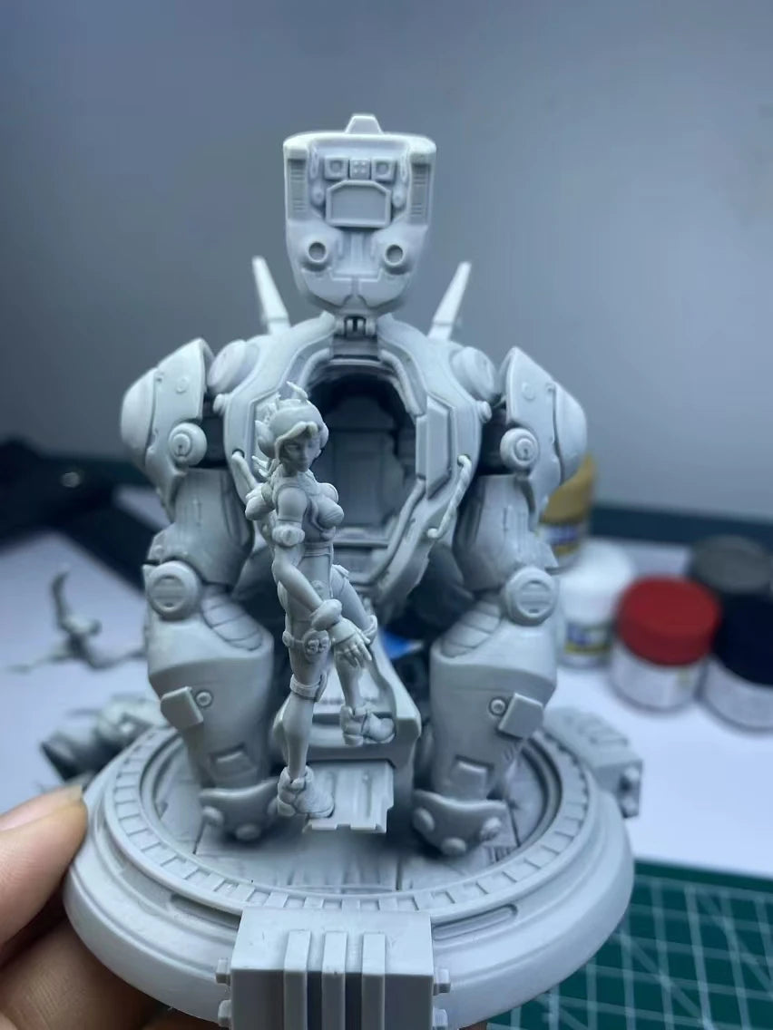 Sci-Fi Female Pilot with Mecha Exoskeleton Suit 1/35 Resin Figure Diorama - resin model view 3