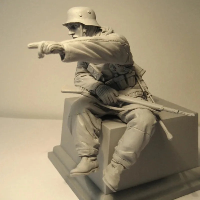 WWII German Tank Commander 1/16 Resin Figure Kit - 1/16 resin model view 2