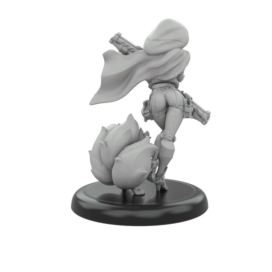 Armed Female Soldier with Rifle and Cape 40mm Resin Figure Kit - 40mm resin model view 2