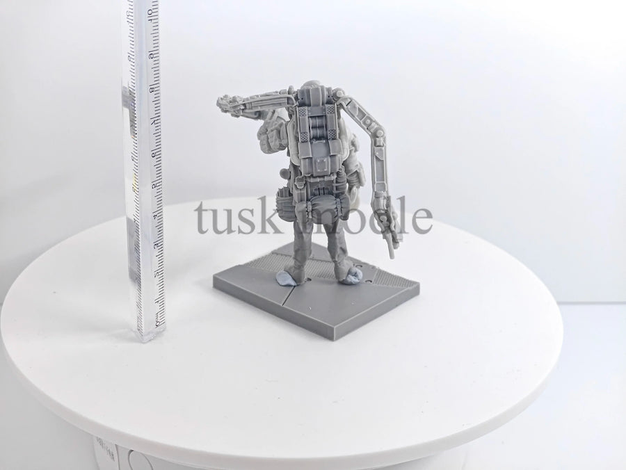 Stranger 90 Exosuit Soldier 1/24 Scale Resin Figure Kit - 1/24 resin model view 5