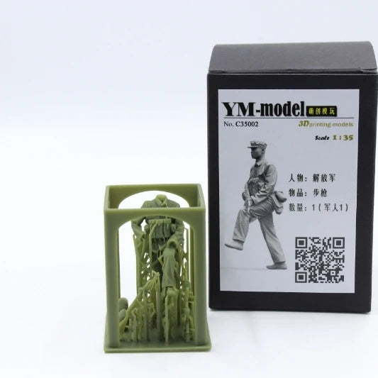 Chinese Modern Soldier with Rifle 1/35 Resin Figure Kit - 1/35 resin model view 3