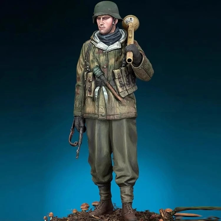 WWII Soviet Soldier with Mosin-Nagant 1/16 Resin Figure Kit - 1/16 resin model view 3