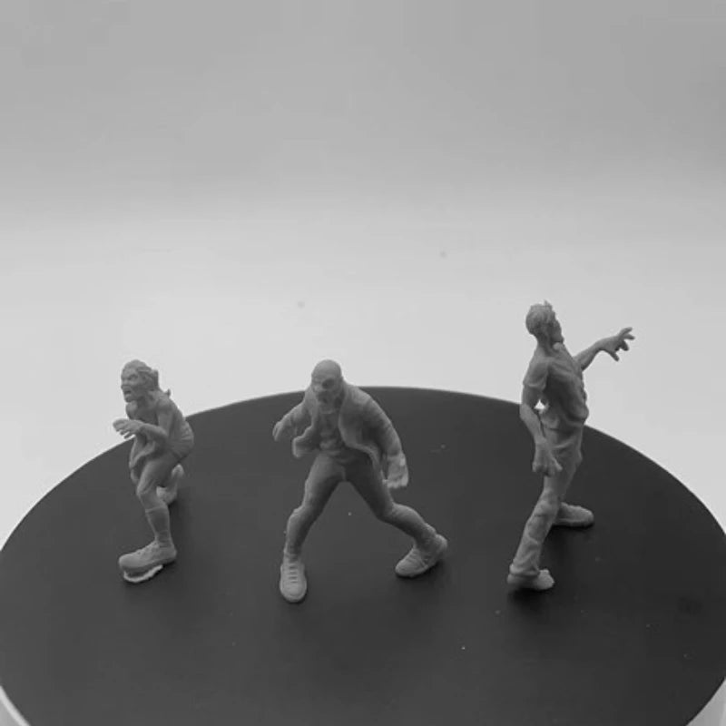 Zombie Attack 1/35 Scale Resin Figure Diorama Kit - 1/35 resin model view 3