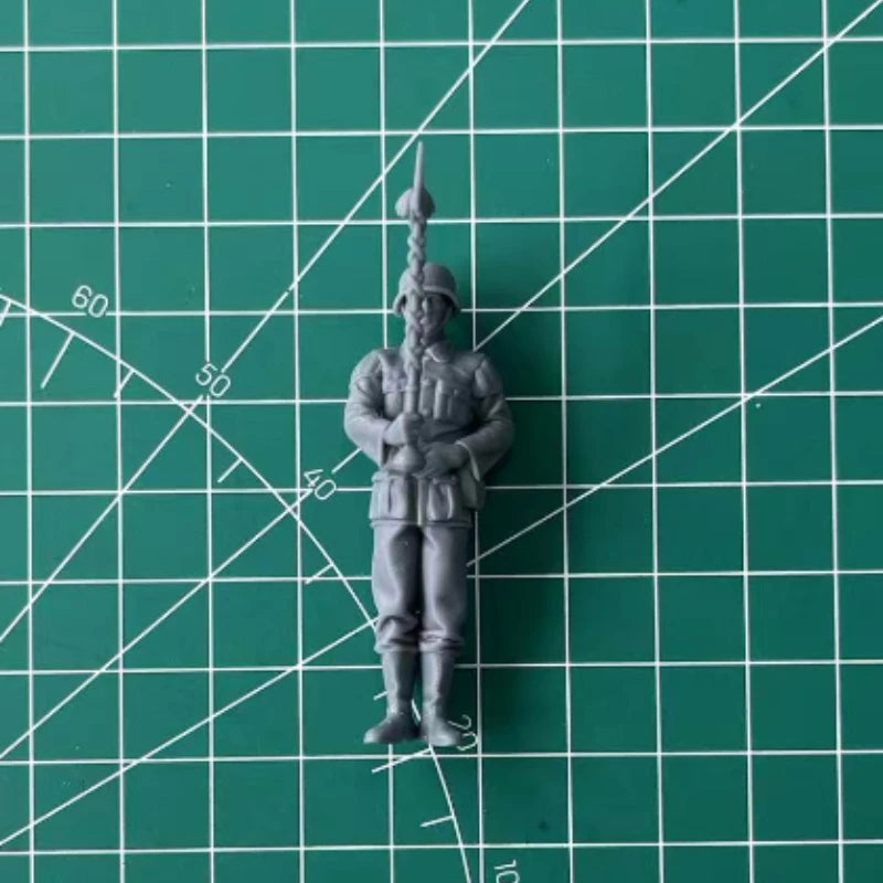 WWII German Tambour-Master 1/35 Resin Figure Kit - 1/35 resin model view 2