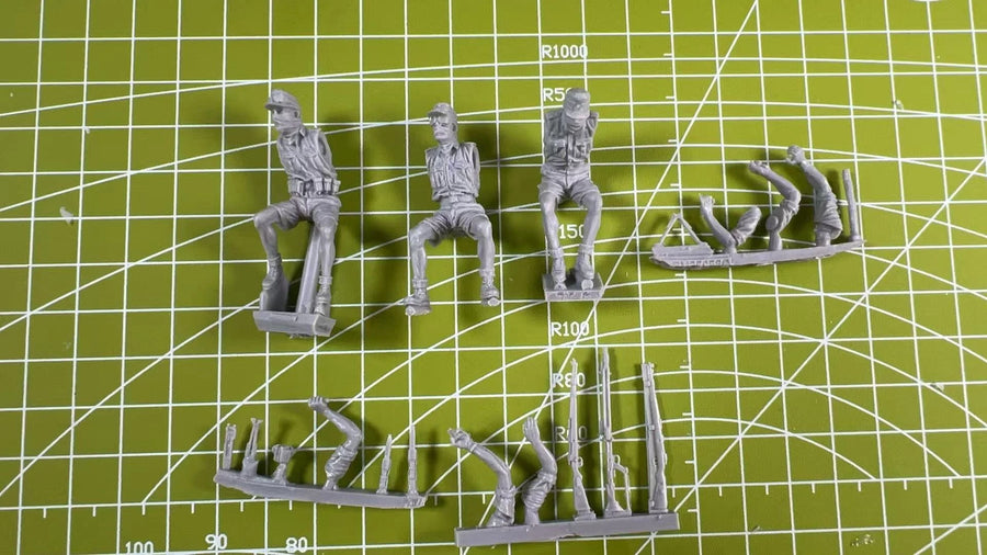 WWII German Motorcycle Sidecar Soldiers 3-Figure Set 1/35 Resin Kit - 1/35 resin model view 3