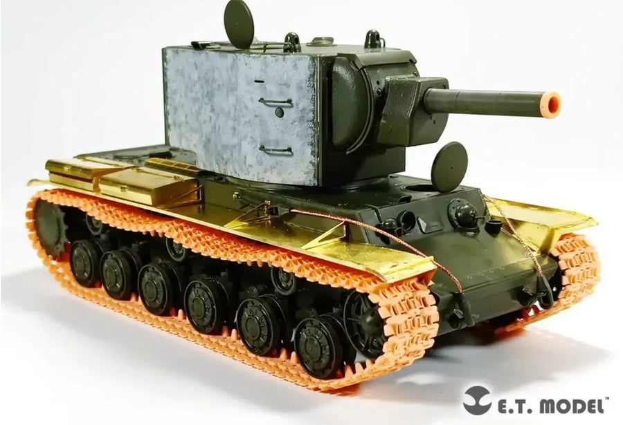 Soviet KV-2 Heavy Tank 1/35 Resin Model Kit - 1/35 resin model view 4